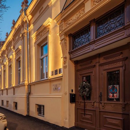 Lavilla Osijek Bagian luar foto