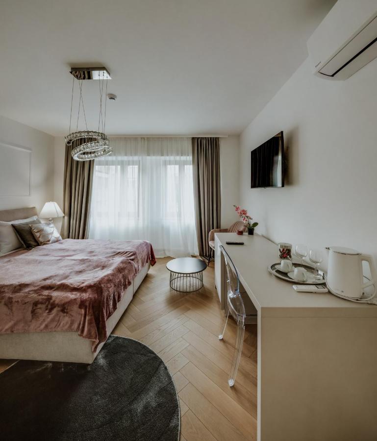 Lavilla Osijek Bagian luar foto