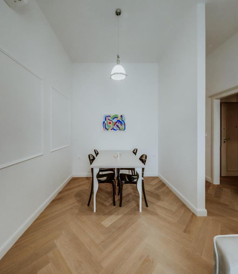 Lavilla Osijek Bagian luar foto
